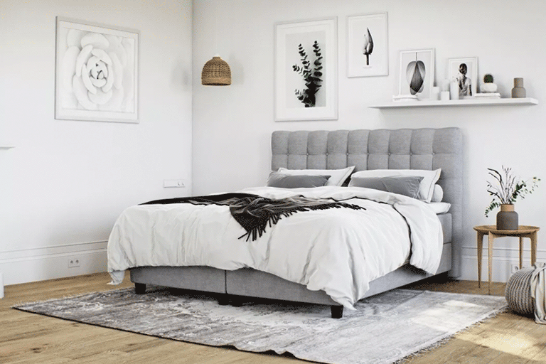 Voodipeats on kaasas